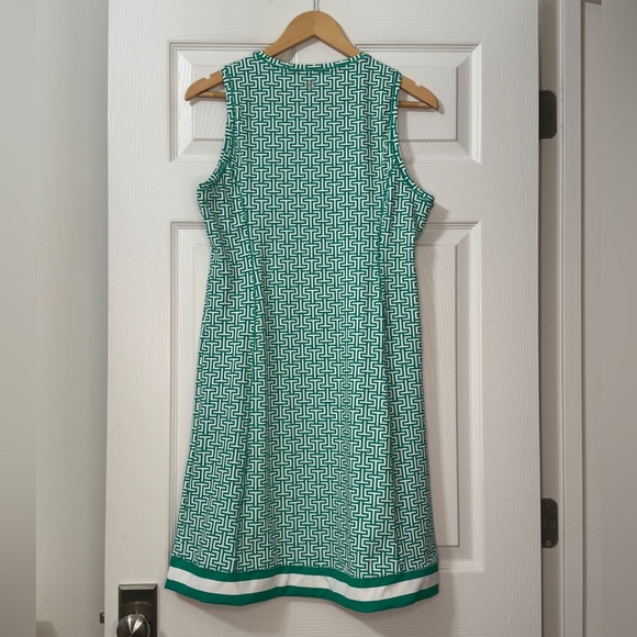 Southern Tide Lyllee ST Geo Printed UPF Performance Dress - Picture 6 of 8